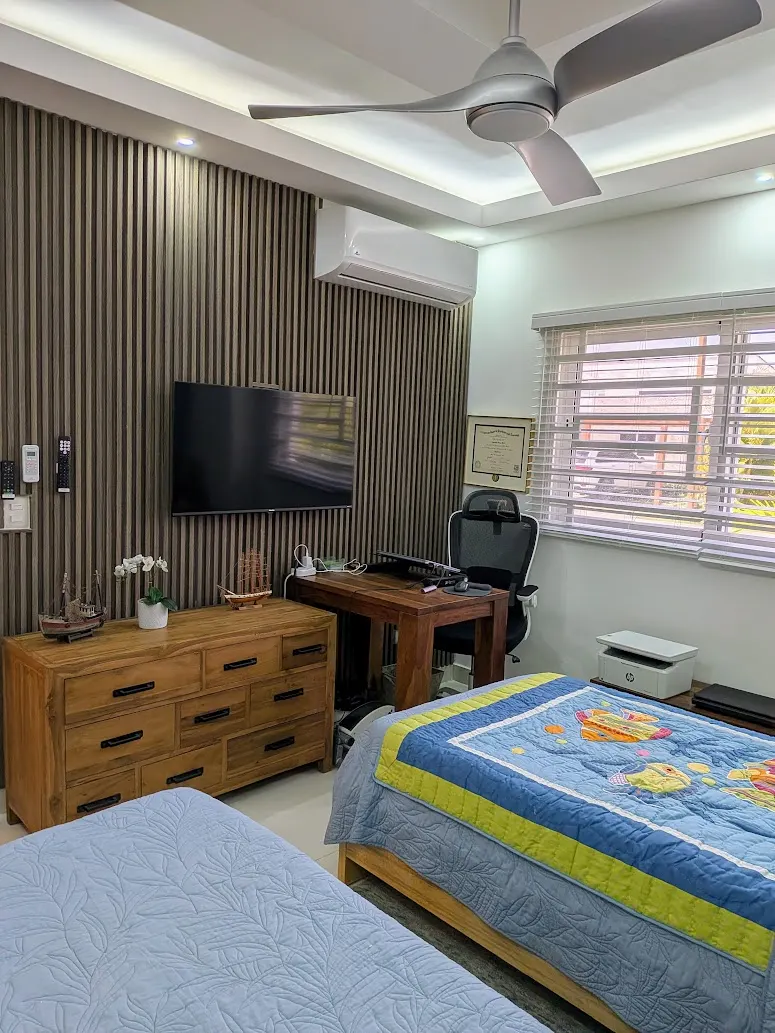 Bedroom 3, with two twin beds